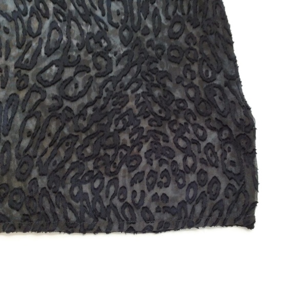 Raquel Allegra Cheetah BurnOut Front Pocket Blouse - Picture 5 of 8